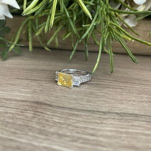 JUDITH RIPKA yellow and white three stone open ring 8.5 size